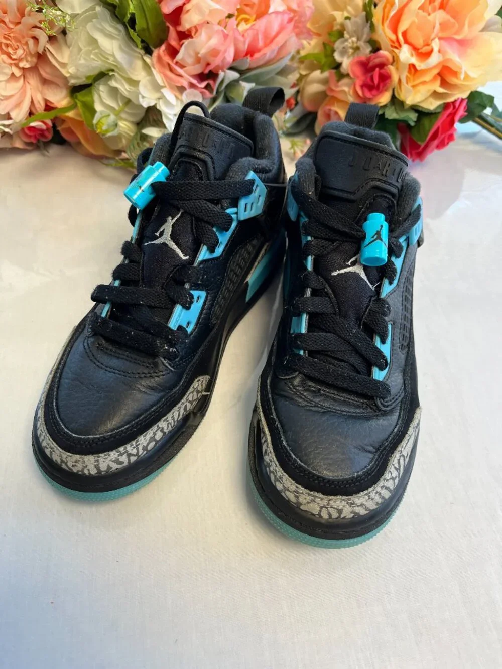 Jordan Spizike Low GS Black Gamma Blue Size 3.5Y